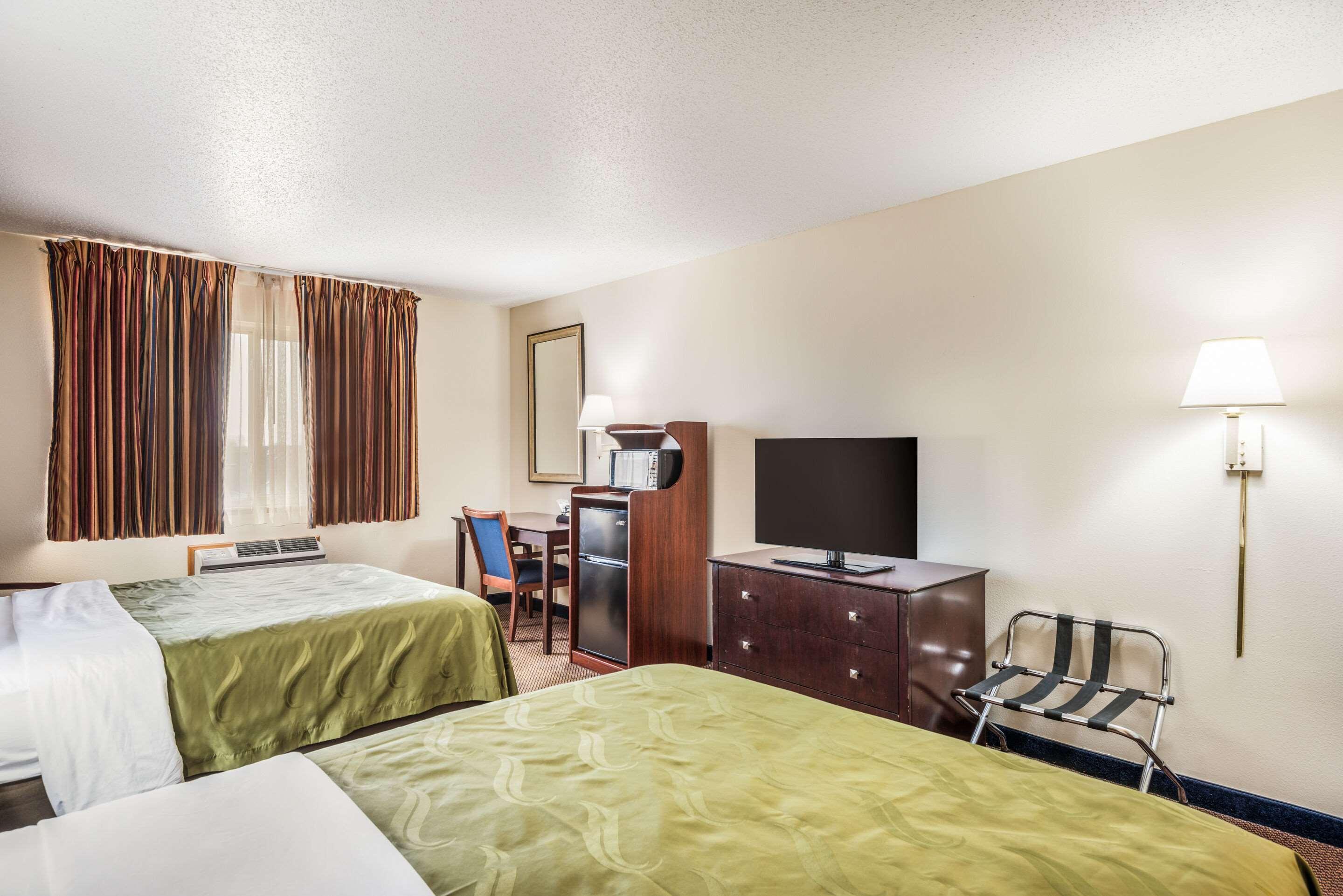 Quality Inn & Suites Eldridge Davenport North Exterior photo