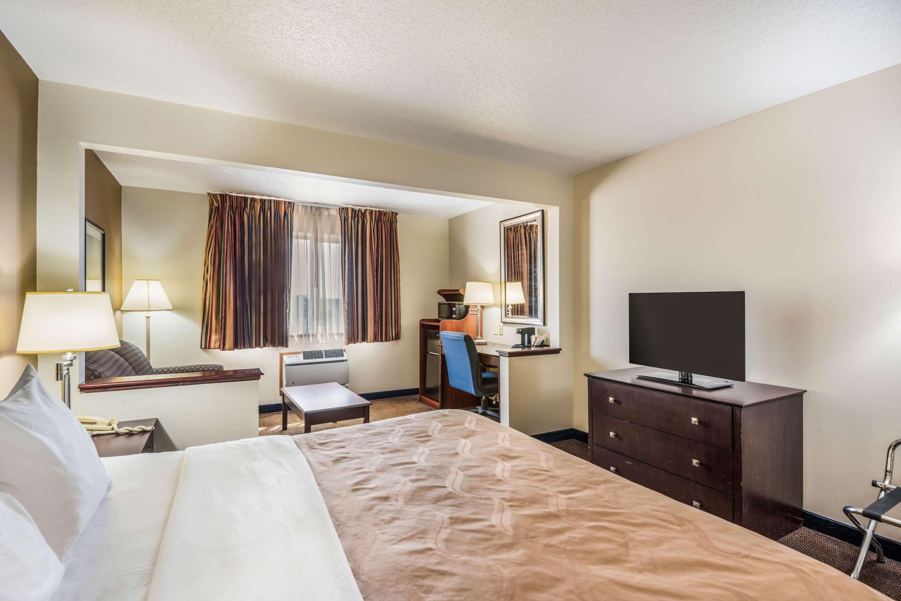 Quality Inn & Suites Eldridge Davenport North Exterior photo