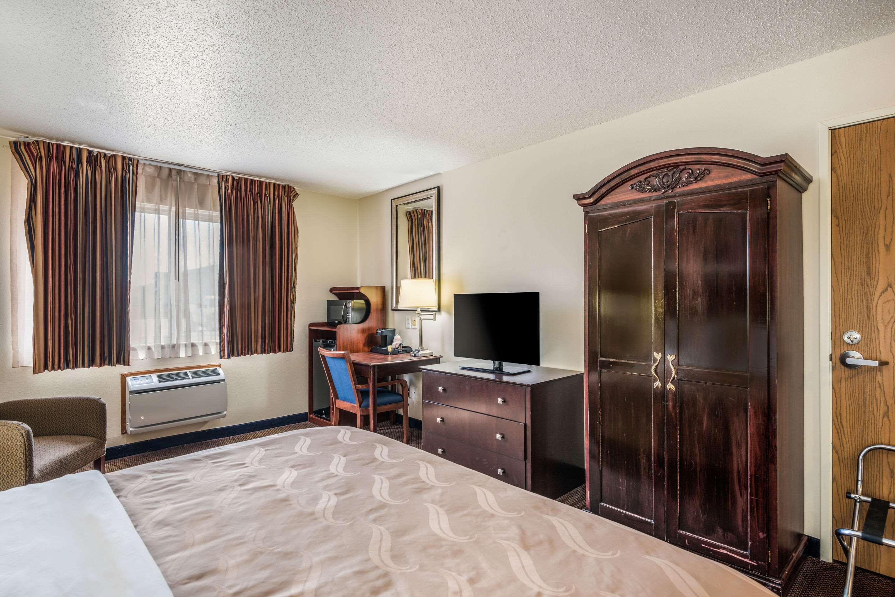 Quality Inn & Suites Eldridge Davenport North Exterior photo