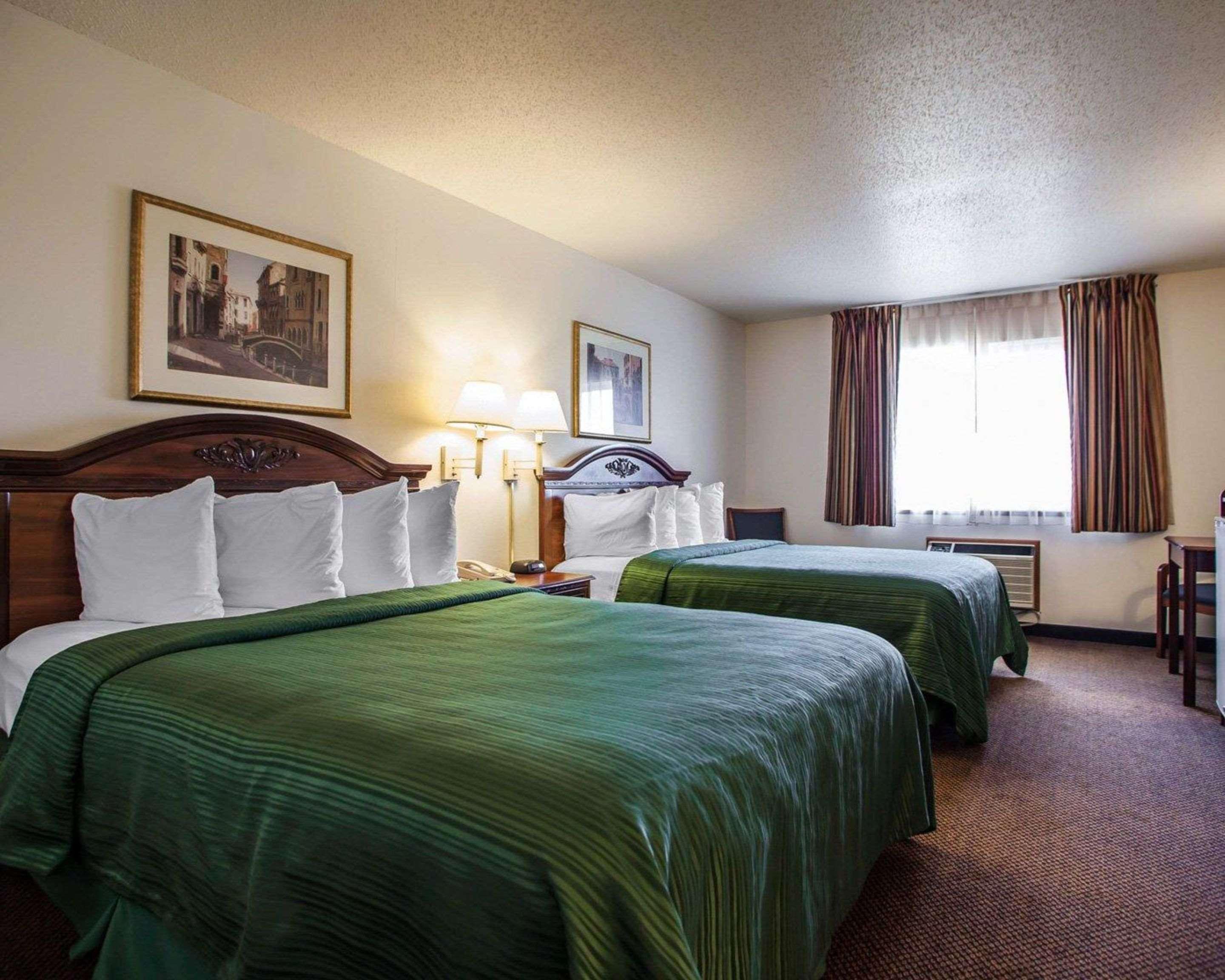 Quality Inn & Suites Eldridge Davenport North Exterior photo